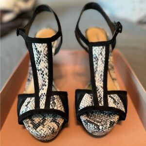 Women’s Black/White Dressy Platform Heels - 8